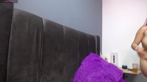 Snapshot of emi_candi chatting on 01.18.25 emi online show from 01.18.25