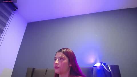 Snapshot of emi_candi chatting on 09.29.25 emi online show from 09.29.25