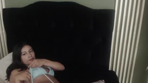 Emilia Gomez online show from 01.15.25