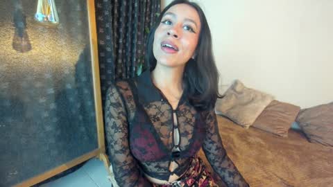 Emilia Gomez online show from 02.06.25