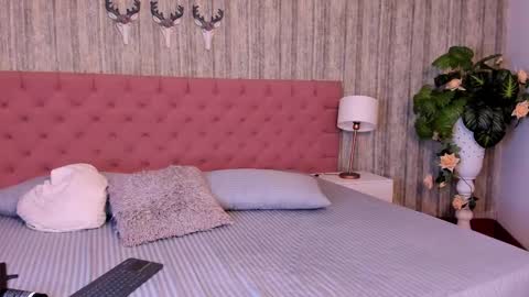 Snapshot of emiilyrouss chatting on 01.08.26 Emily online show from 01.08.26