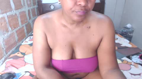 Snapshot of emilay_miller chatting on 09.10.25 Emily online show from 09.10.25