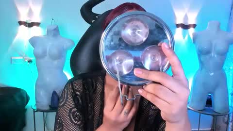 Snapshot of emili_roux chatting on 02.27.26 Emili roux online show from 02.27.26