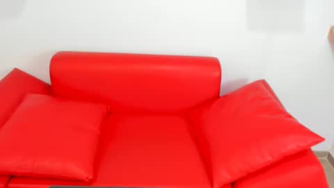 Snapshot of emili_slim chatting on 09.11.25 emili_slim online show from 09.11.25