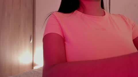 Snapshot of emilia_ghendle chatting on 01.14.25 Emilia Big Boobs online show from 01.14.25