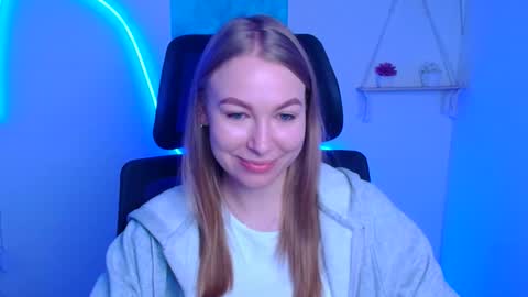 Emilia online show from 12.04.25