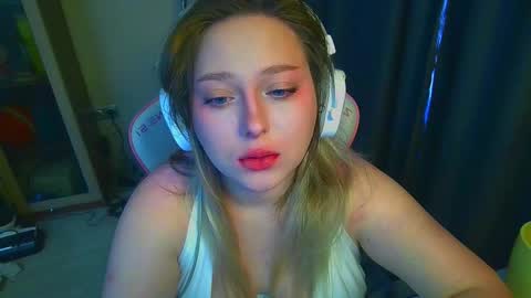 Snapshot of emiliaaah chatting on 02.26.26 emiliaaah online show from 02.26.26