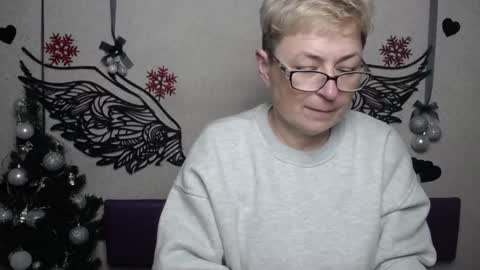 EmiliaGree online show from 12.21.25