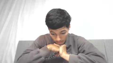 FuegoLatino online show from 04.17.26