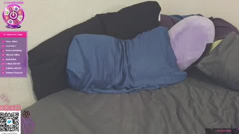 emilie foxx online show from 12.03.24