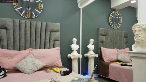 Snapshot of emilio_brandon chatting on 02.22.26 Emilio online show from 02.22.26