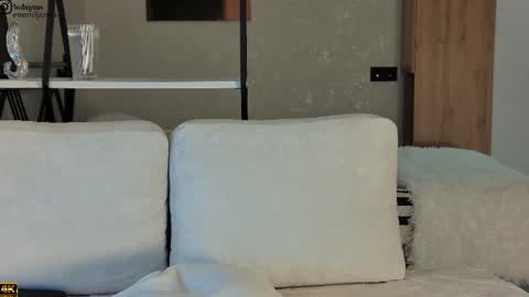 Emiljanna online show from 11.21.25