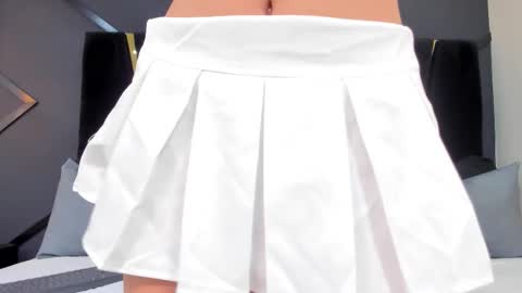 Snapshot of emilly_moonn chatting on 09.25.25 EMILLY online show from 09.25.25