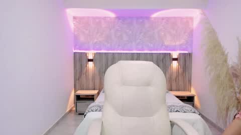 Emily online show from 01.08.25