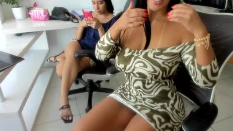 Snapshot of emillybrowm chatting on 02.26.26 Emilly online show from 02.26.26