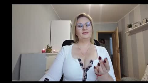 Snapshot of emillykiss chatting on 02.17.26 EmillyLove online show from 02.17.26