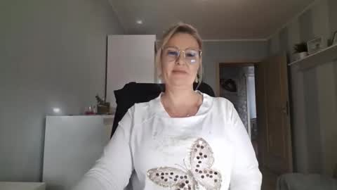 Snapshot of emillykiss chatting on 03.02.26 EmillyLove online show from 03.02.26