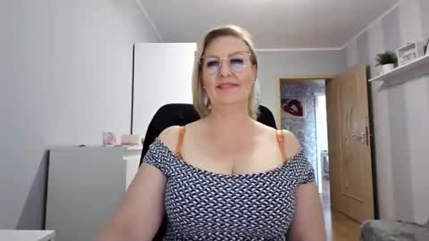 EmillyLove online show from 03.28.26