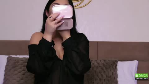 Snapshot of emillysin_ chatting on 04.03.26 Monica online show from 04.03.26