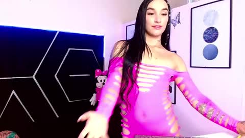 emillystonex online show from 12.15.25