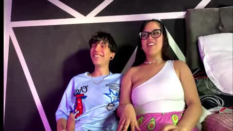 Snapshot of emily_andyy chatting on 12.19.25 emily_andyy online show from 12.19.25