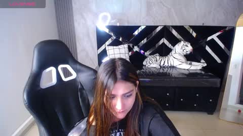 Snapshot of emily_cooper_t chatting on 09.17.25 emily_cooper_t online show from 09.17.25