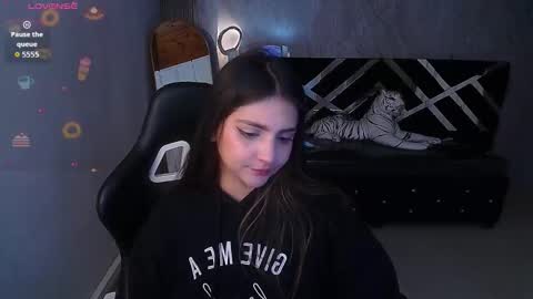 Snapshot of emily_cooper_t chatting on 01.10.26 emily_cooper_t online show from 01.10.26