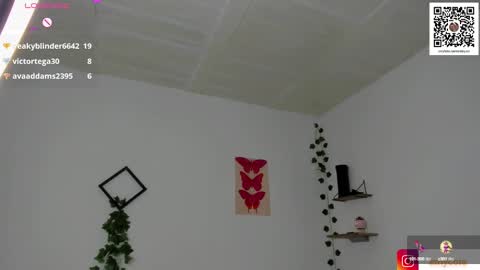 Snapshot of emily_coraline chatting on 12.10.24 Emily online show from 12.10.24