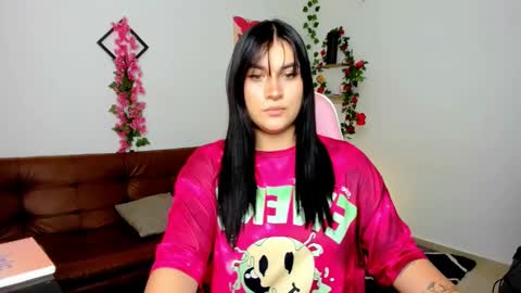 Snapshot of emily_coraline chatting on 02.24.25 Emily online show from 02.24.25