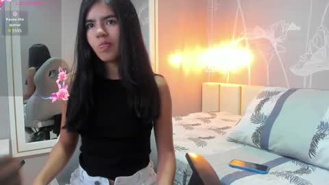 Snapshot of emily_cute4u chatting on 02.14.26 Emily online show from 02.14.26