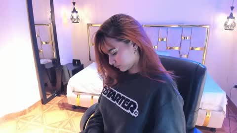 Snapshot of emily_fox_3 chatting on 09.30.25 emily fox 3 online show from 09.30.25