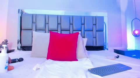 Emi  online show from 02.28.25