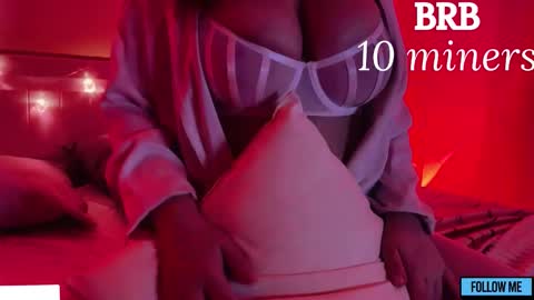 Snapshot of emily_gin chatting on 03.16.26 EMILY online show from 03.16.26