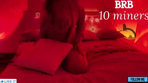 Snapshot of emily_gin chatting on 04.02.26 EMILY online show from 04.02.26