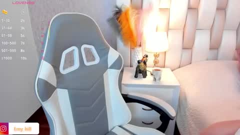 EMILY   Monday 5-2 am From Tuesday to Friday5-1 am Colombia time online show from 01.26.25