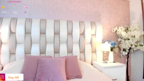 EMILY   Monday 5-2 am From Tuesday to Friday5-1 am Colombia time online show from 01.30.25