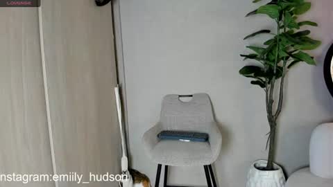 Snapshot of emily_huddson_ chatting on 06.30.26 independet model online show from 06.30.26