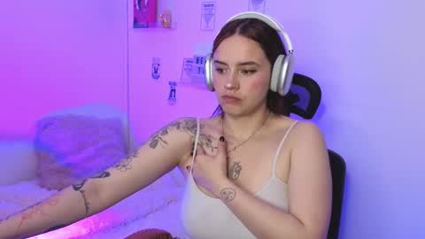 Snapshot of emily_lindey_ chatting on 02.24.26 Emily Lindey online show from 02.24.26