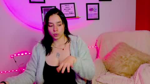 Emily Lindey online show from 06.01.26