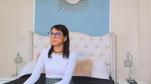 Emily online show from 11.21.25