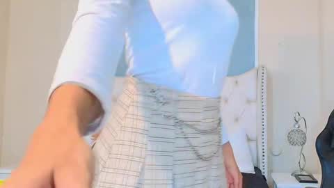 Emily online show from 11.22.25