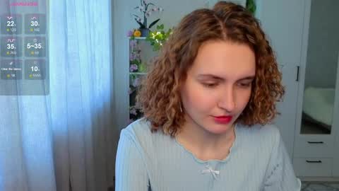 Snapshot of emily_lune chatting on 05.28.26 Emily online show from 05.28.26