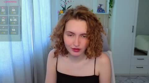 Snapshot of emily_lune chatting on 06.07.26 Emily online show from 06.07.26