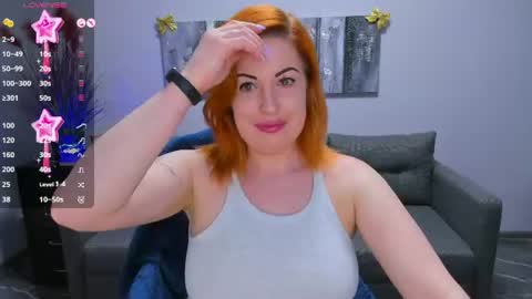 Snapshot of emily_midlton chatting on 06.23.26 Emily online show from 06.23.26