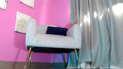 Snapshot of emily_oxx chatting on 02.17.26 Emily online show from 02.17.26