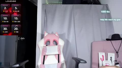 Snapshot of emily_palmeer chatting on 01.28.25 emily_palmeer online show from 01.28.25