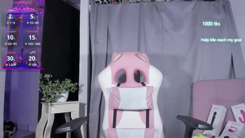 Snapshot of emily_palmeer chatting on 02.26.25 emily_palmeer online show from 02.26.25