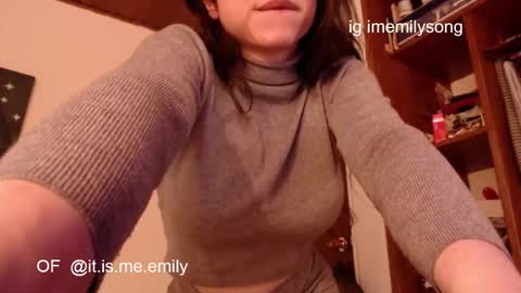 Snapshot of emily_pearl_ chatting on 03.18.26 emily_pearl_ online show from 03.18.26