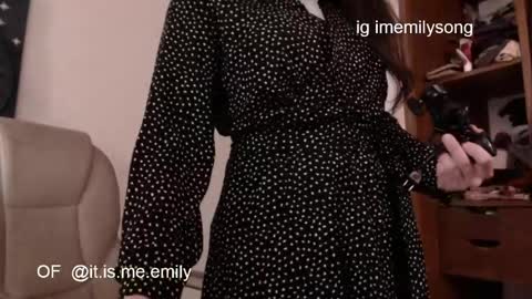 Snapshot of emily_pearl_ chatting on 04.01.26 emily_pearl_ online show from 04.01.26