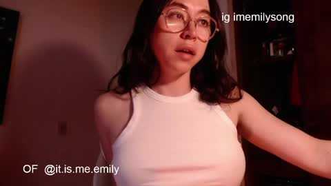 Snapshot of emily_pearl_ chatting on 04.27.26 emily_pearl_ online show from 04.27.26